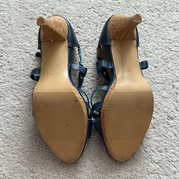 Blue strappy heels - Picture 5 of 8